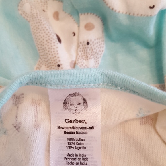 Last Chance! 6 Gerber Sleep n'Play footed onesies - Picture 4 of 8